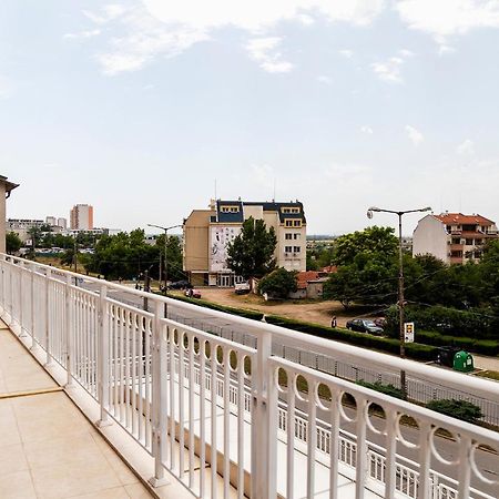 Family Hotel - City Hotel Yambol ภายนอก รูปภาพ