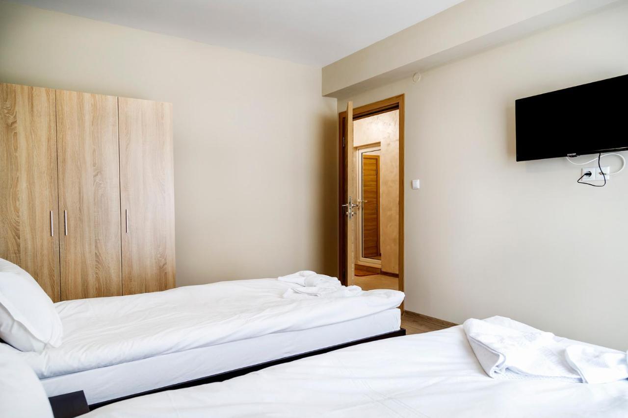 Family Hotel - City Hotel Yambol ภายนอก รูปภาพ