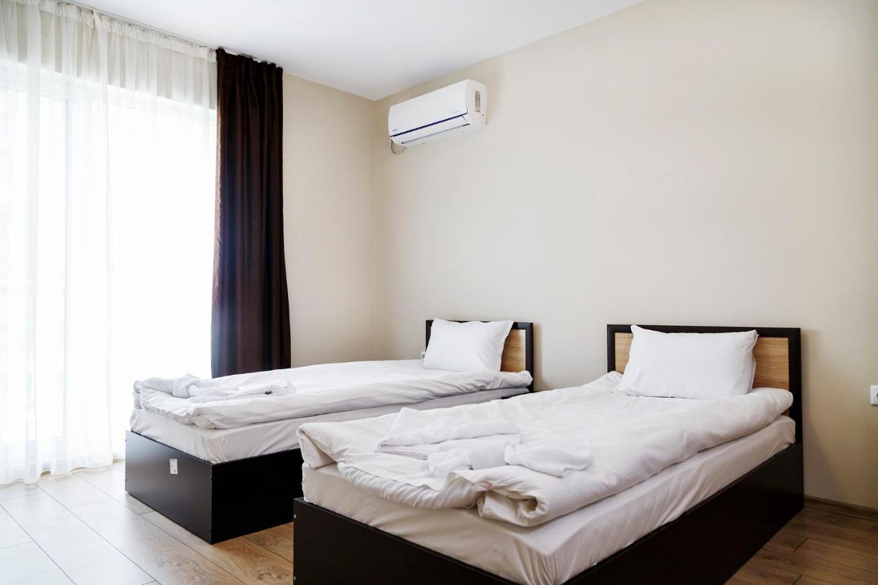 Family Hotel - City Hotel Yambol ภายนอก รูปภาพ