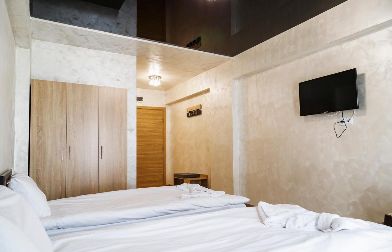 Family Hotel - City Hotel Yambol ภายนอก รูปภาพ