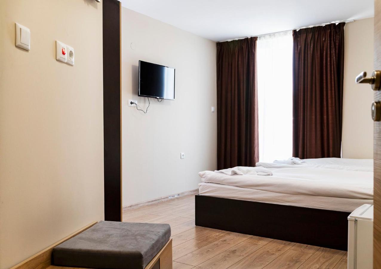 Family Hotel - City Hotel Yambol ภายนอก รูปภาพ
