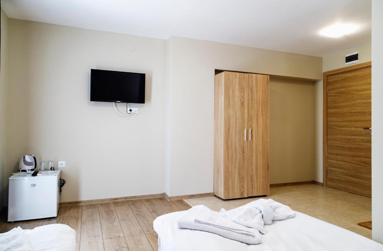 Family Hotel - City Hotel Yambol ภายนอก รูปภาพ