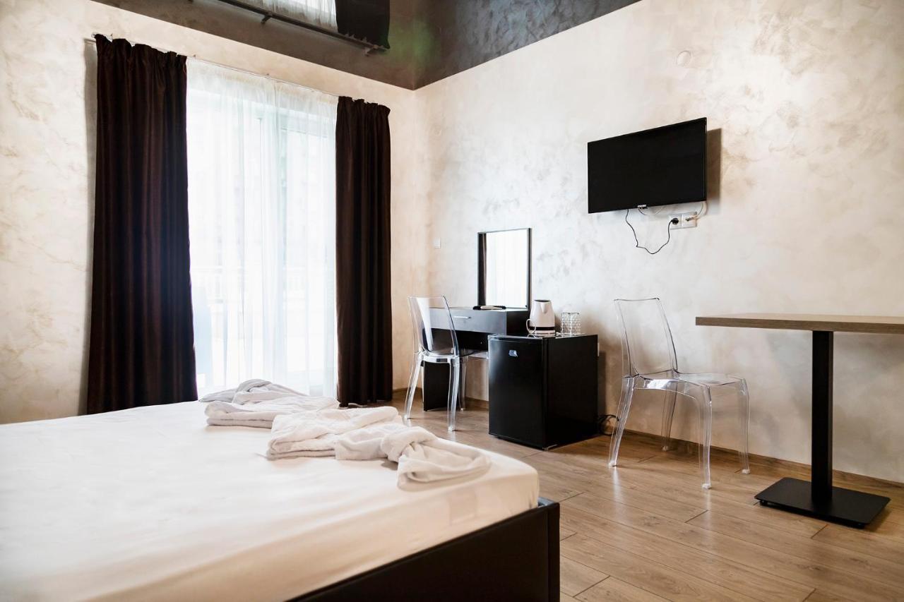 Family Hotel - City Hotel Yambol ภายนอก รูปภาพ