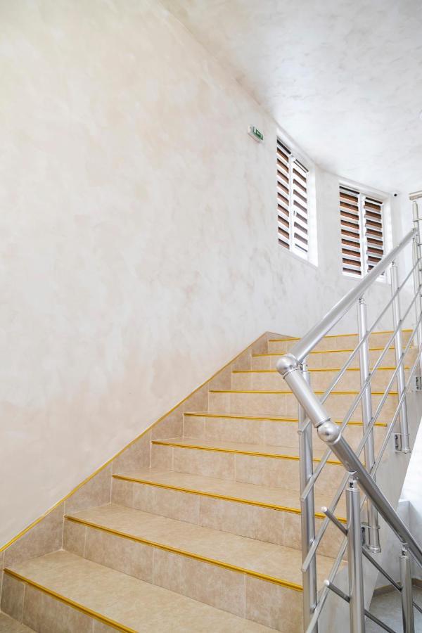 Family Hotel - City Hotel Yambol ภายนอก รูปภาพ