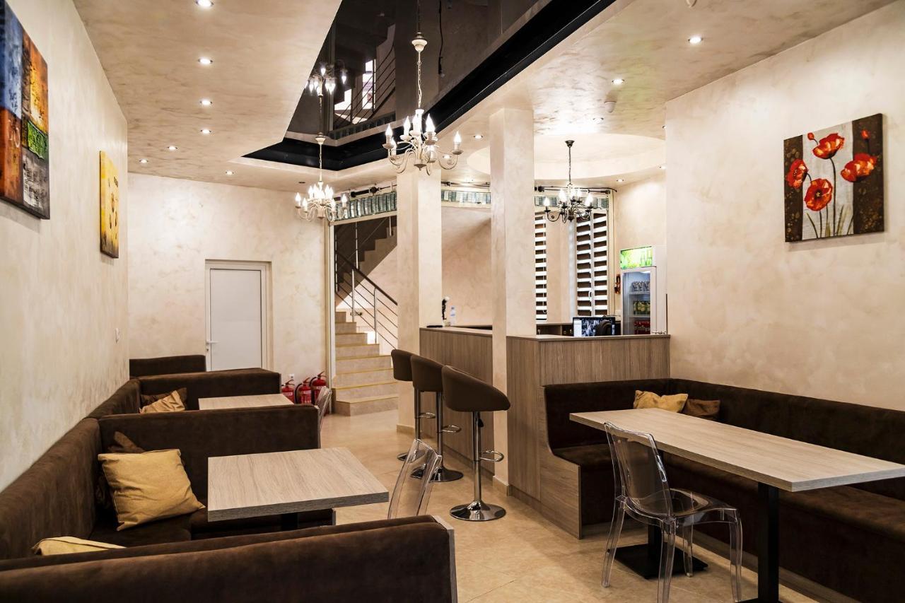Family Hotel - City Hotel Yambol ภายนอก รูปภาพ