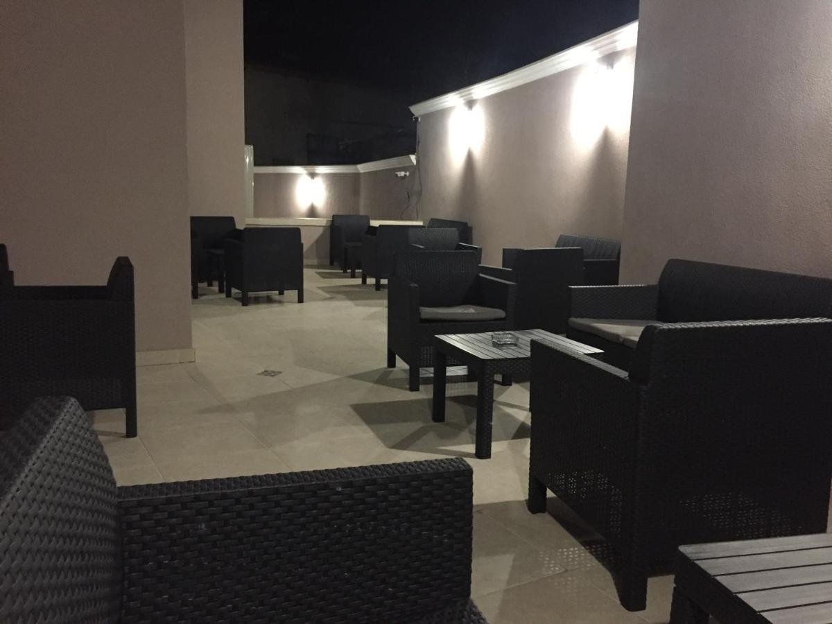 Family Hotel - City Hotel Yambol ภายนอก รูปภาพ